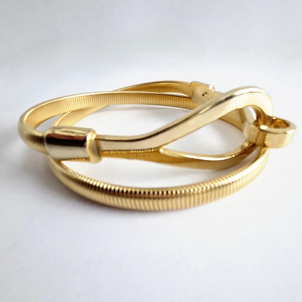 Slinky Gold Vintage Disco Stretch Belt With Hook Closure, Size Small